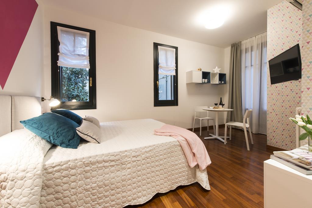 Suite Home Milano Fiera Exterior foto