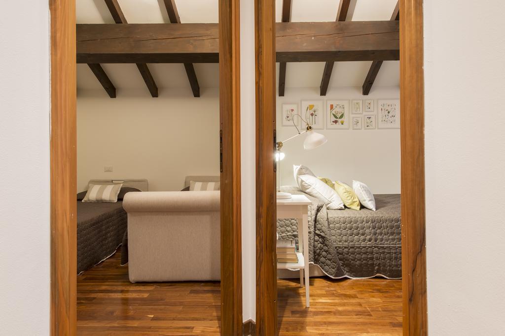 Suite Home Milano Fiera Exterior foto