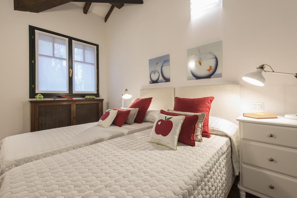 Suite Home Milano Fiera Exterior foto